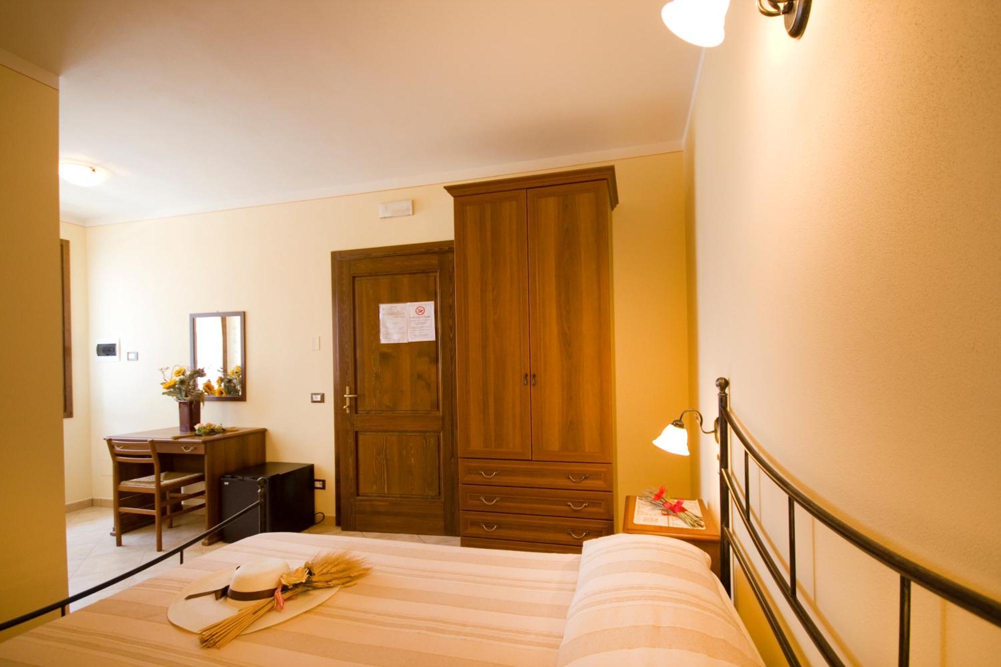 Agriturismo Cascina Roveri Monzambano Kültér fotó