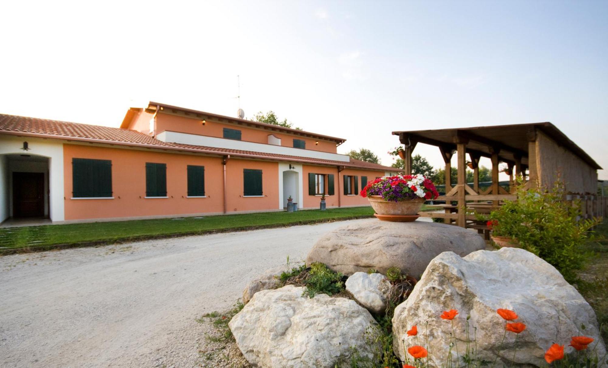Agriturismo Cascina Roveri Monzambano Kültér fotó
